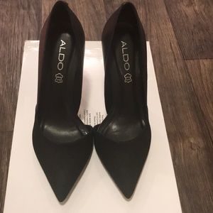 Aldo leather & suede black pump